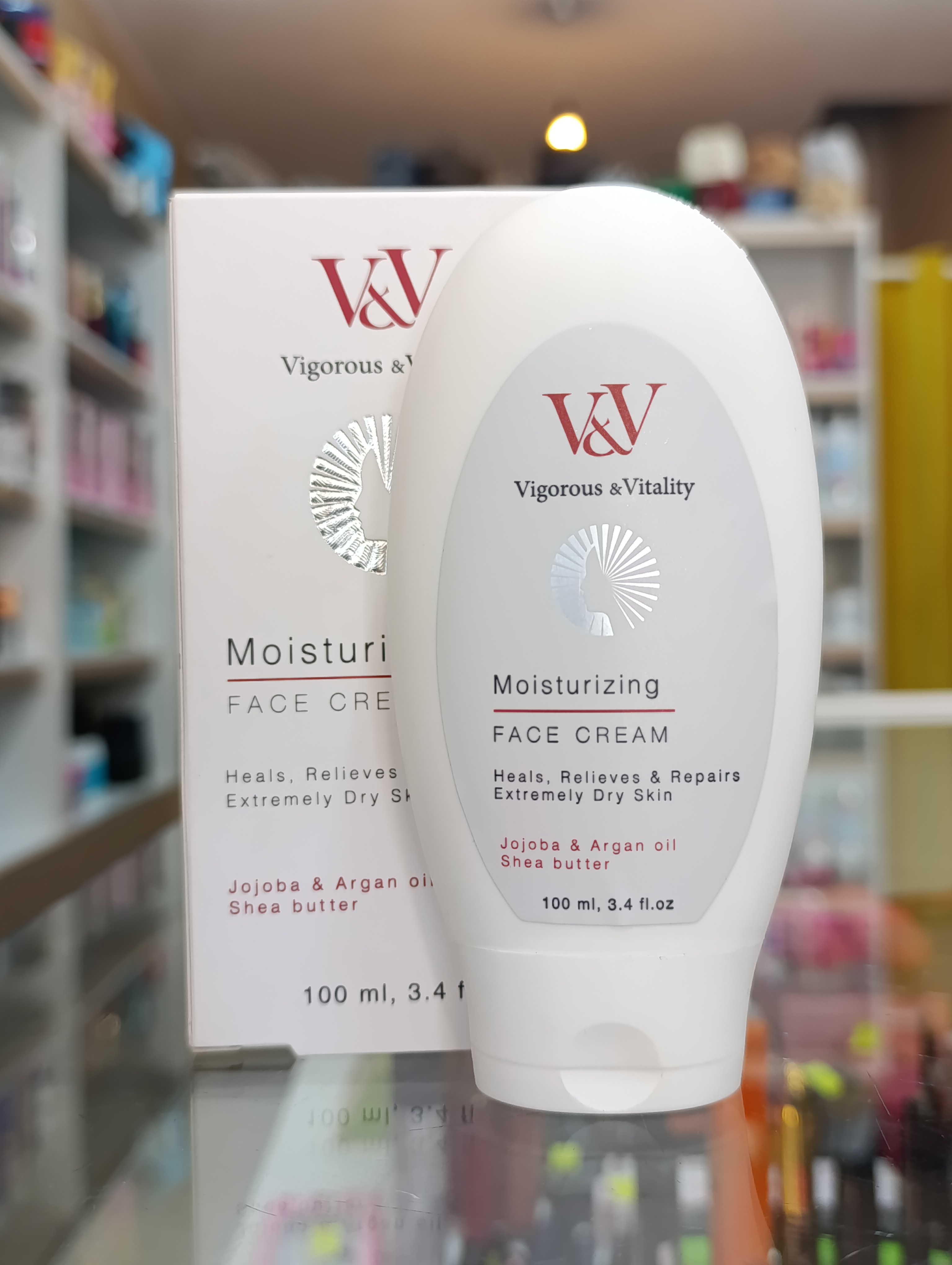 کرم مرطوب کننده و آبرسان فوق قوی با جذب بسیار بالا ویگرس اند ویتالی تحت لیسانس انگلیس