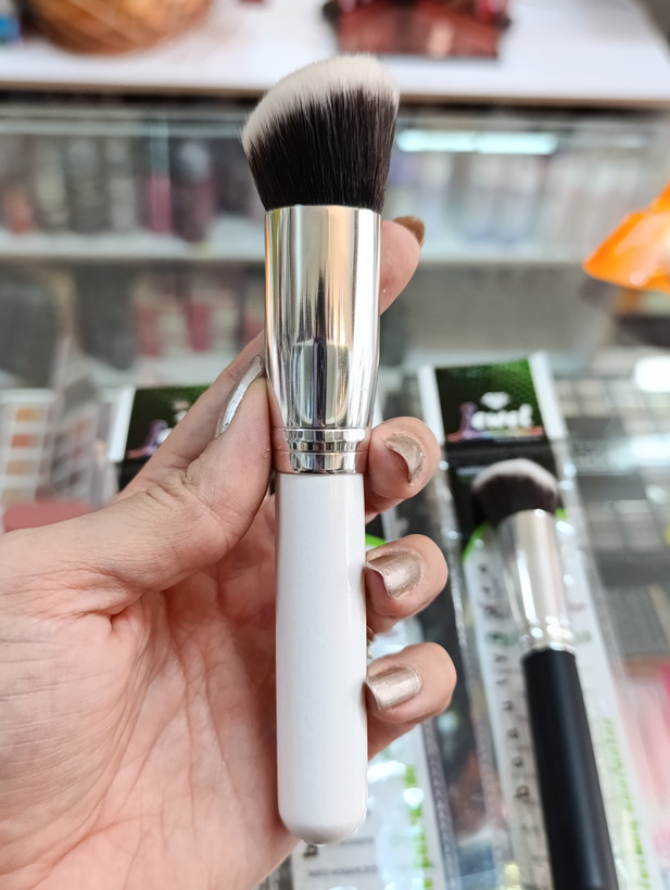 برس کرم پودر دسته سفید