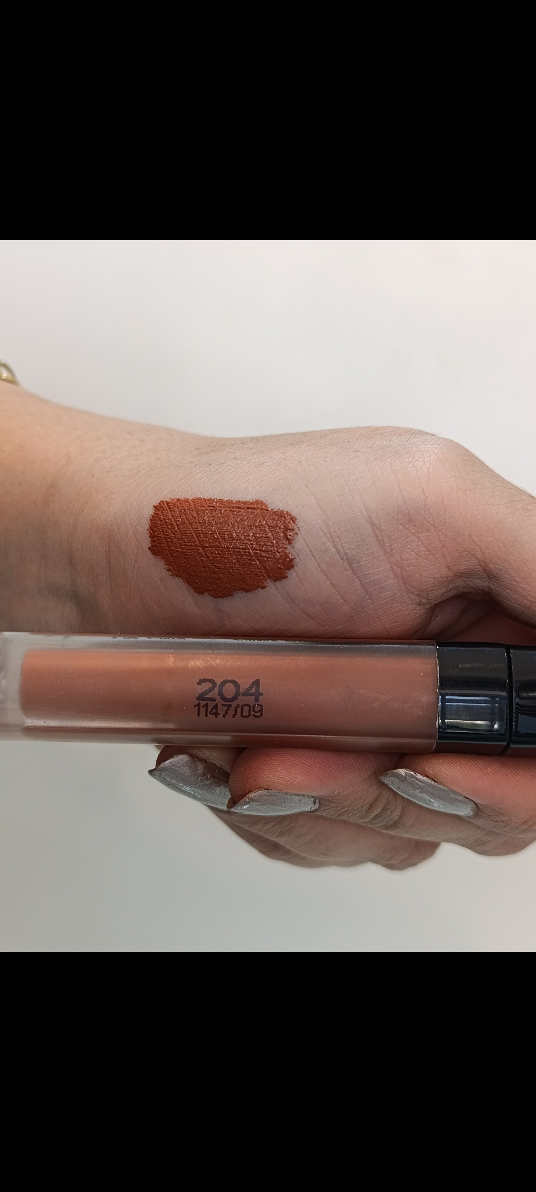 رژلب مایع مات و ۲۴ ساعته الیز کیتا بدون چسبندگی یا بره بره شدن ۲۰۴