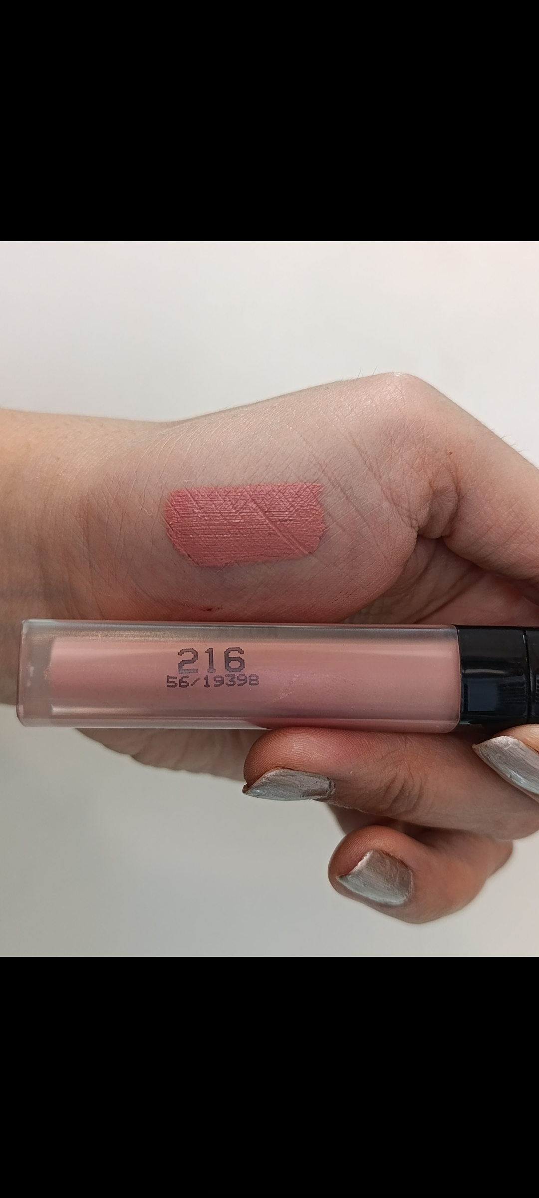 رژلب مایع مات و ۲۴ ساعته الیز کیتا بدون چسبندگی یا بره بره شدن ۲۱۶